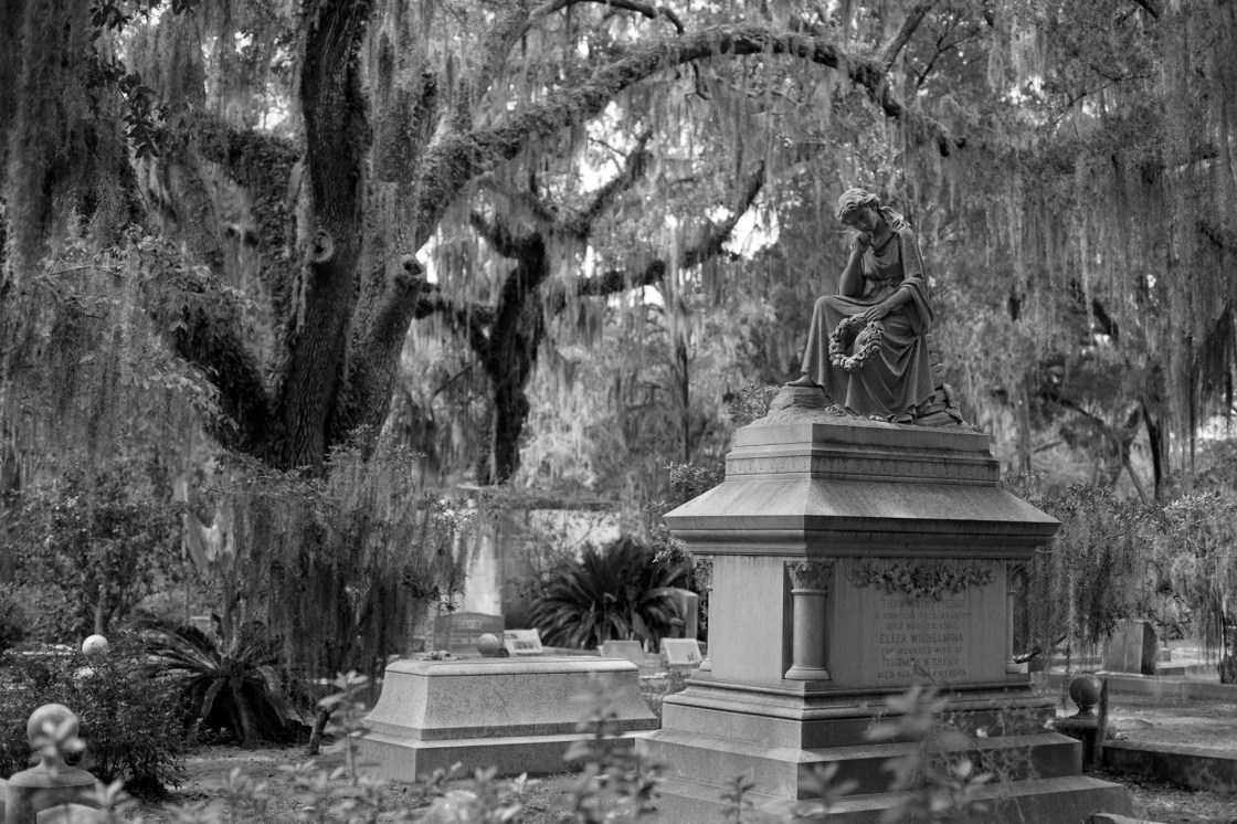 Grave_of_Thomas_N._Theus_and_his_wife_-_Bonaventure_Cemetery_-_Savannah,_GA